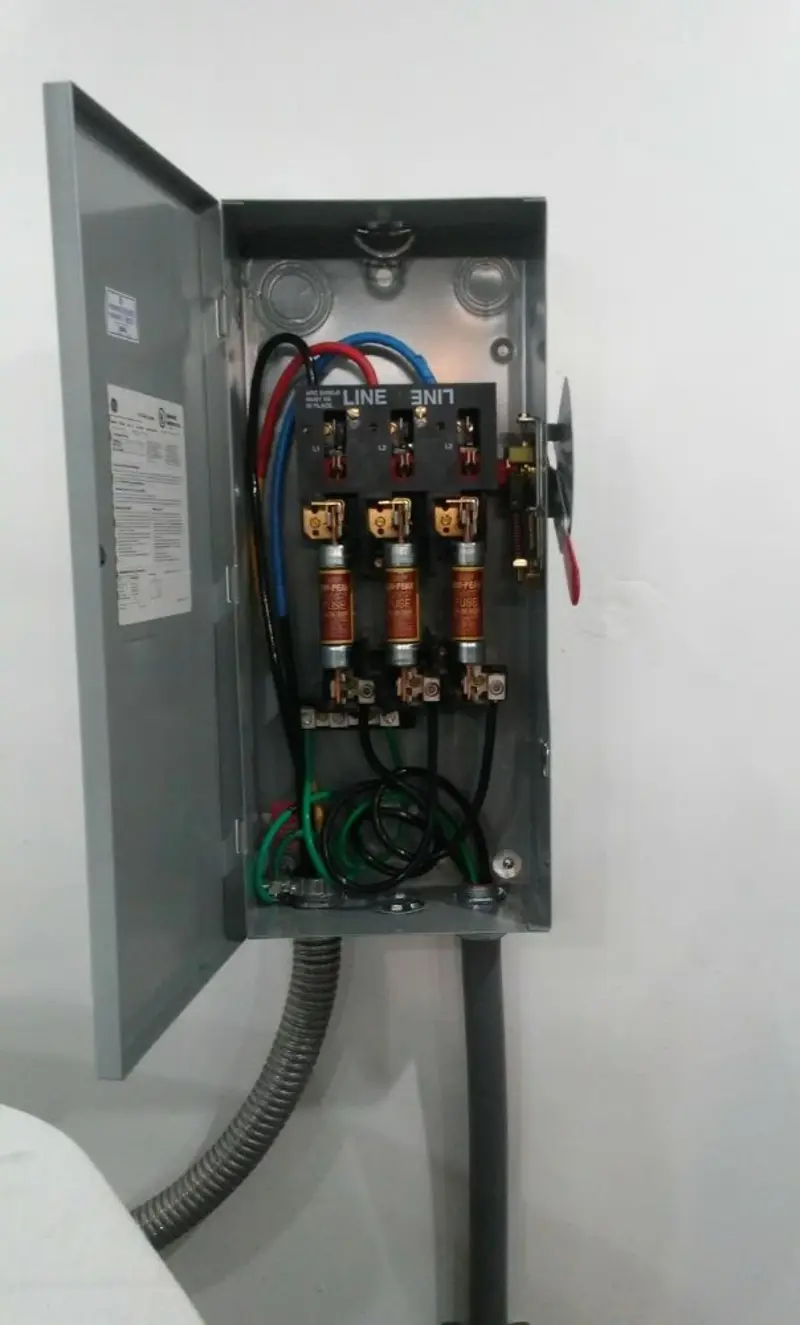 Three-phase disconnect switch installed for Electrical Wiring & Rewiring in Baltimore Highlands
